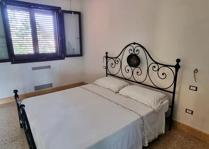 Elda Salento فندق مبيت وإفطار توليي